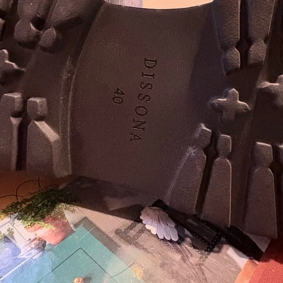 🧶Dissona NWOB Black Leather Lug Sole Loafers Gold Buckle Size EU 40 + Free Gift